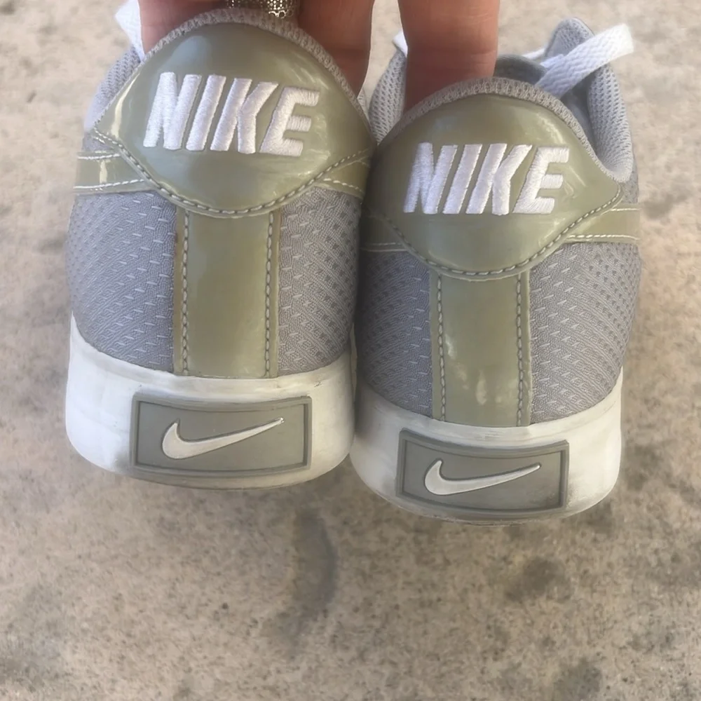 Nike Classic Women's Wolf Grey Sneakers Size 9